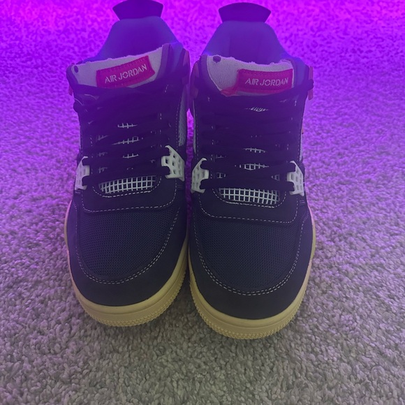 Jordan 4 Retro SP Box in Blue and Yellow